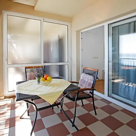 Brelamed Apartment *