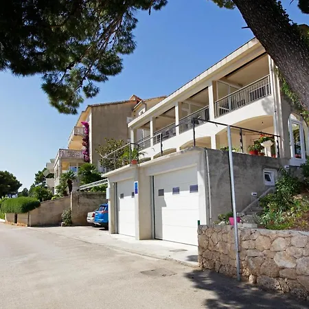 Brelamed Apartment *