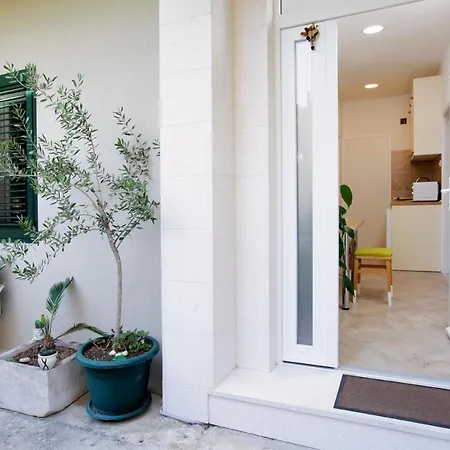 Brelamed Apartment